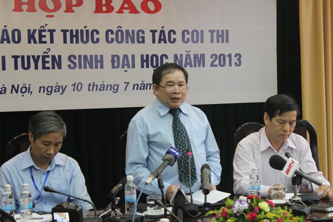 Bộ GD ĐT họp báo về kỳ thi tuyển sinh đại học năm 2013